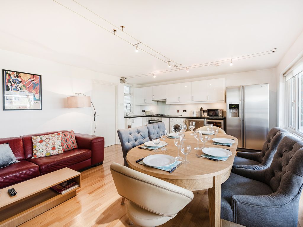 Spacious 3 bedroom apartment in Covent Garden