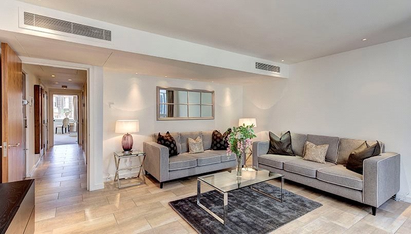 Two bedroom apartment located in an amazing location just a stones throw away from High Street Kensington