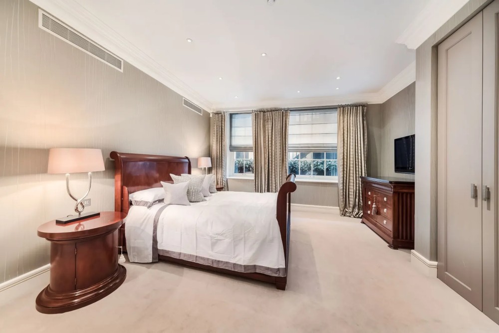 Mayfair Apartment