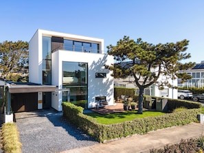 Modern villa in Zandvoort