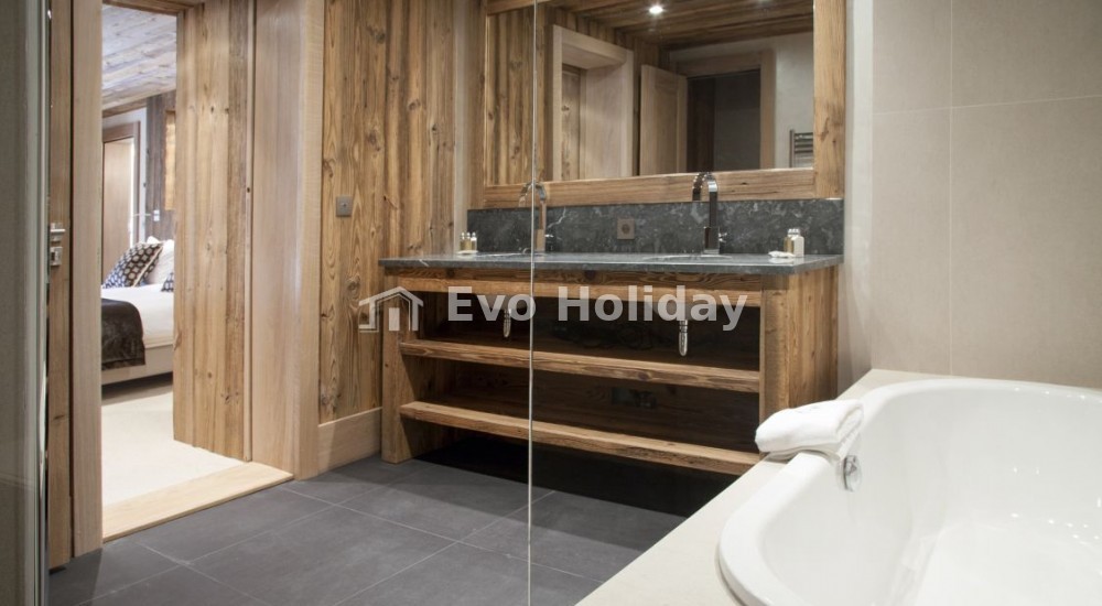Luxury Chalet Mont Tremblant In Meribel