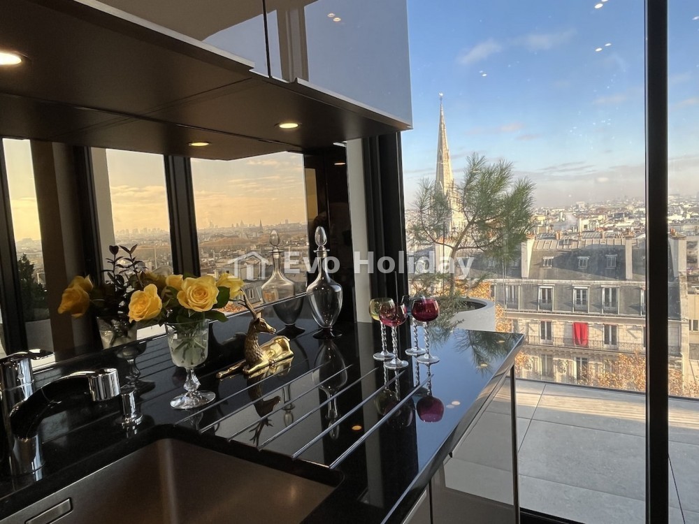 Amazing view to the Eiffel Tower