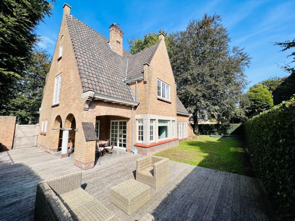 Villa with 4 bedrooms centrally located