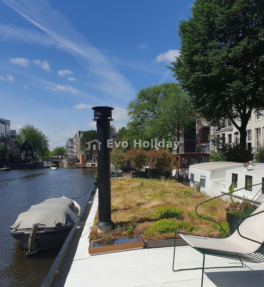 Luxurious 3br 110m² houseboat in Amsterdam Centre!