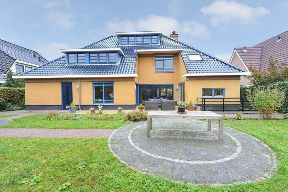 Villa in Rotterdam
