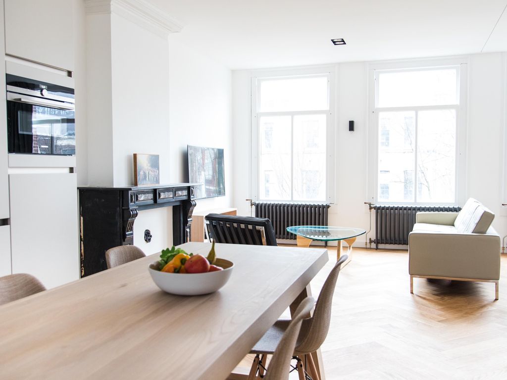 Luxury Apartment in Amsterdam Canal