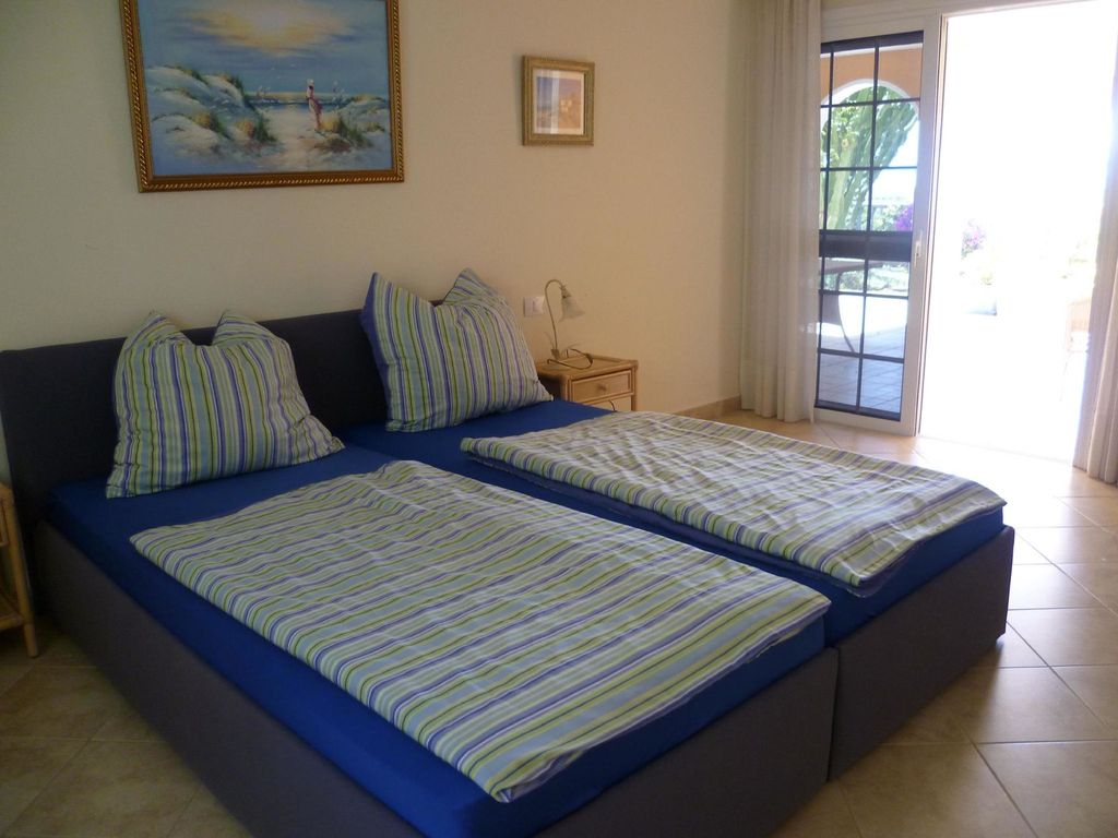 Beautiful apartment with pool, WIFI and parking