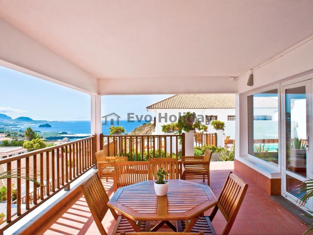 Private heated Pool, ocean & volcano views G Apart