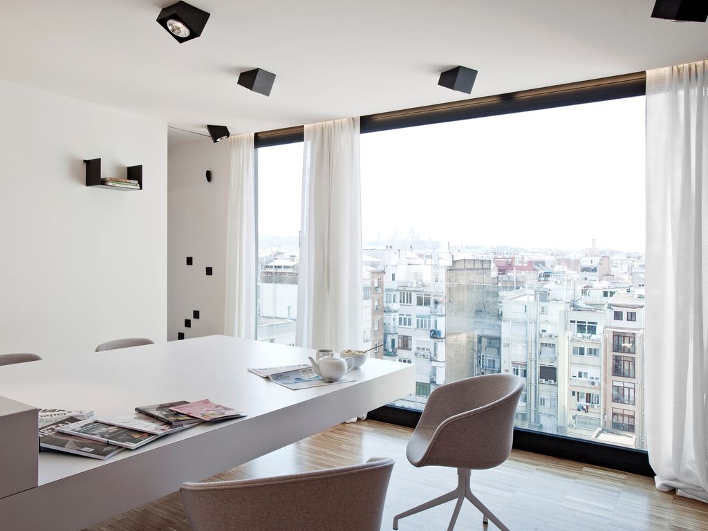 2 Bed and 2 Bath Triple terrace penthouse